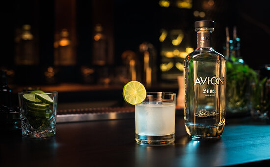 Din xadimi tekila istədi - VİDEO