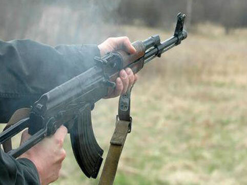 Ermənistanda Paşinyanı təhqir edən gənclər güllələndi