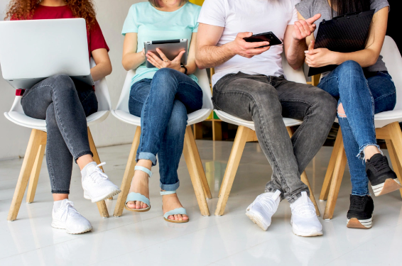 Ayağı ayağın üzərinə aşırıb oturmaq nə dərəcədə təhlükəlidir?