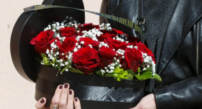 Dəfn edilməyə aparılan qadın yolda oyandı