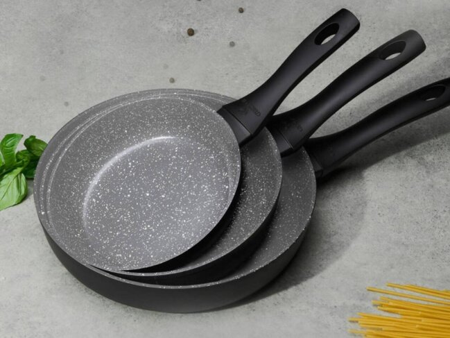 15 yaşlı oğlan sevgilisini tava ilə döyüb öldürdü