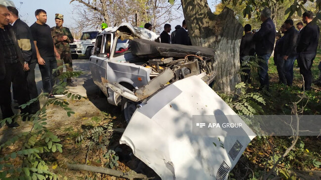 Qubada toy karvanında ağır qəza oldu: Ölən və yaralanan var (FOTO)