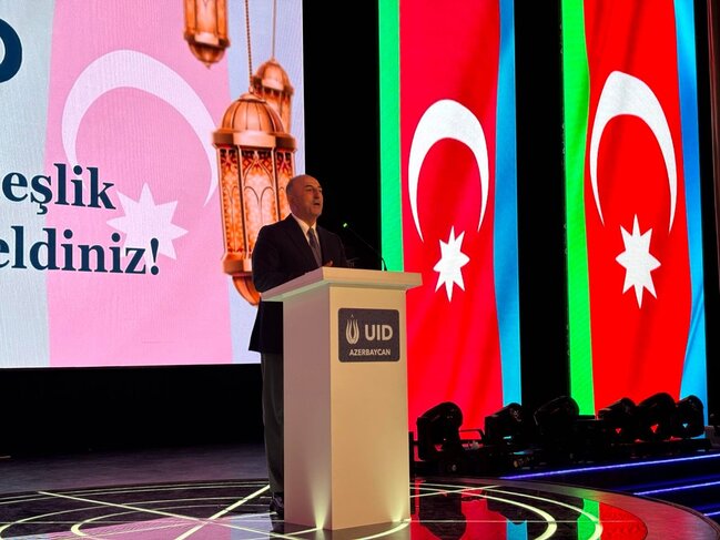 Bakıda Beynəlxalq Demokratlar Birliyinin (UID) Azərbaycan nümayəndəliyinin təşkilatçılığı ilə iftar süfrəsi açılıb - FOTOLAR