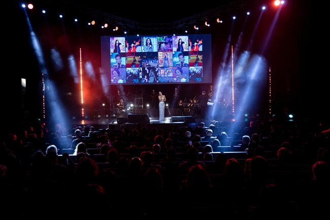 Alsu Sevgililər günündə Bakıda möhtəşəm konsertlə çıxış edib - FOTOLAR