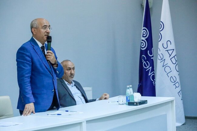 "Müasir dövrdə informasiya mühiti və sosial çağırışlar fonunda gənclər arasında mənəvi dəyərlər" mövzusunda tədbir keçirilib