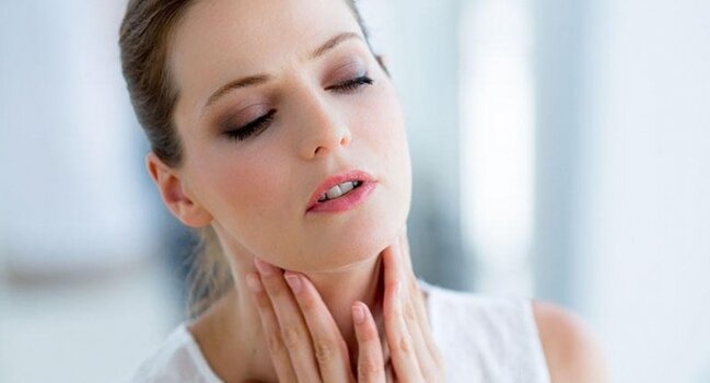 Boğaz ağrısı zamanı uzaq durmalı olduğunuz qidalar