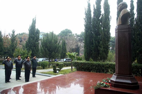 Zakir Həsənov yaralı hərbçilərimizlə görüşdü - FOTO