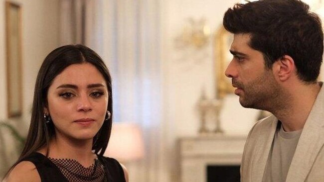 "Kızılcık şerbeti" bu qalmaqalla ÇALXALANIR – Serialdan ayrılan Sıla Türkoğlu 2 aktyorla bağlı görün hansı addımı atdı...