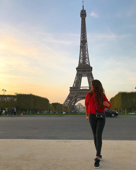 Kəmalə Piriyeva gözəlliyi ilə göz oxşadı - FOTOLAR