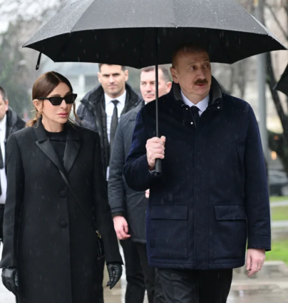 Prezident İlham Əliyev Belqradda ümummilli lider Heydər Əliyevin və serb yazıçısı Milorad Paviçin abidələrini ziyarət edib