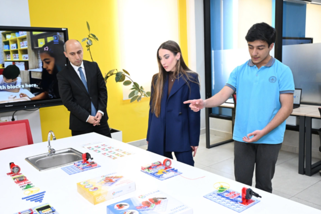 Leyla Əliyeva və Alyona Əliyeva Gəncədə STEAM mərkəzində və 37 nömrəli tam orta məktəbdə olublar