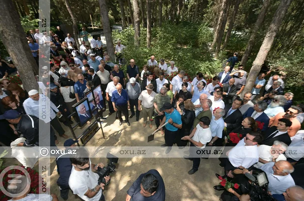 Xalq şairi Nəriman Həsənzadə son mənzilə yola salındı -YENİLƏNİB+FOTO