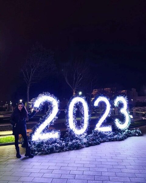 Leyla Əliyeva skuterlə bulvarı gəzdi