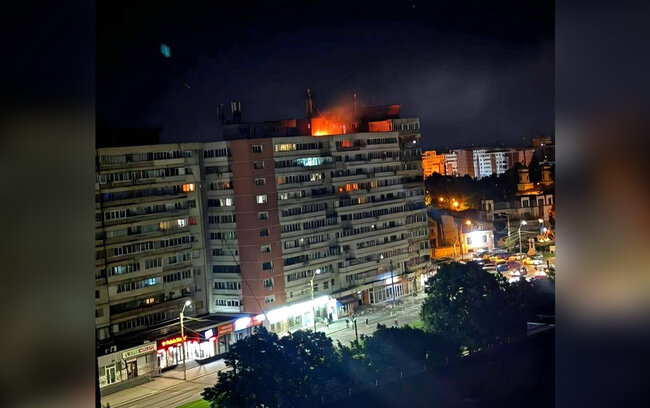Rumıniyada PUA yaşayış binasına belə çırpıldı - Yaralılar var-Video