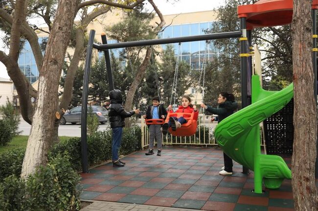 Dünya Azərbaycanlıların Həmrəyliyi Günü və Yeni il ərəfəsində paytaxtın Nizami rayonunda geniş abadlıq-quruculuq işləri davam etdirilir