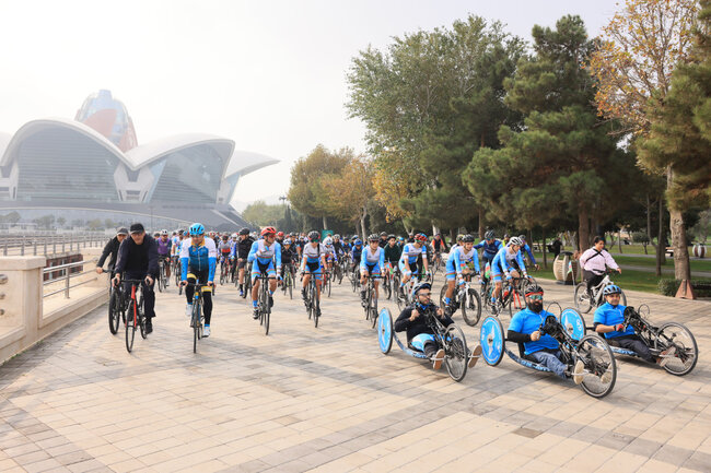 9 Noyabr – Dövlət Bayrağı Günü münasibətilə veloyürüş keçirilib - FOTO