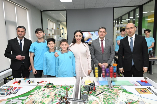 Leyla Əliyeva və Alyona Əliyeva Gəncədə STEAM mərkəzində və 37 nömrəli tam orta məktəbdə olublar