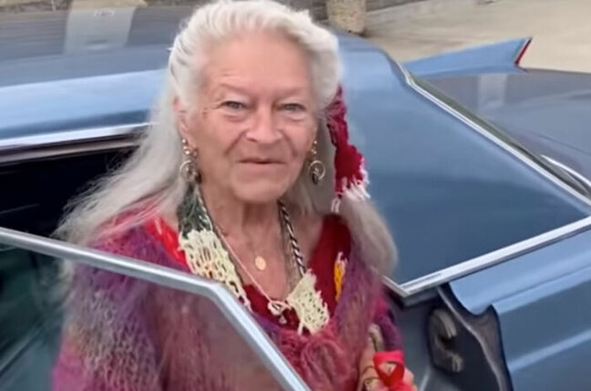 Adi müəllimənin əşyalarını aldı - XƏZİNƏ TAPDI - FOTO-VİDEO