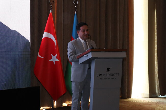 Murad Dadaşov yeni görüntüsü ilə mat qoydu - FOTO