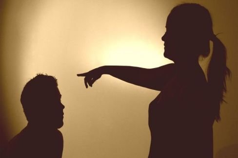 Bakı məktəbində seks qalmaqalı: tanınmış müəllimə 15 yaşlı şagirdini zorladı