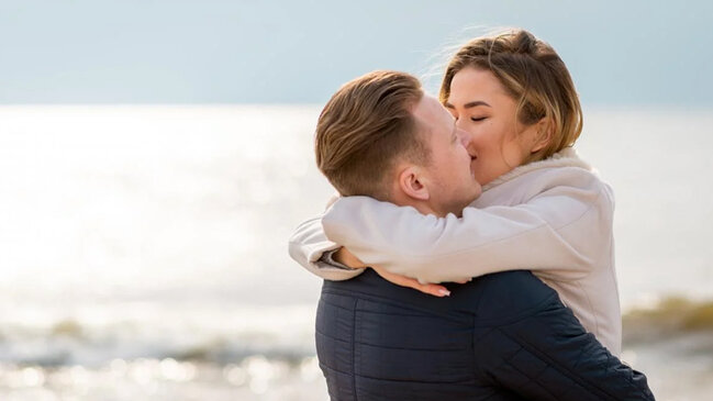 Sevgini illərlə necə yaşatmaq olar? - Xoşbəxt cütlüklərin 3 "gizli" vərdişi