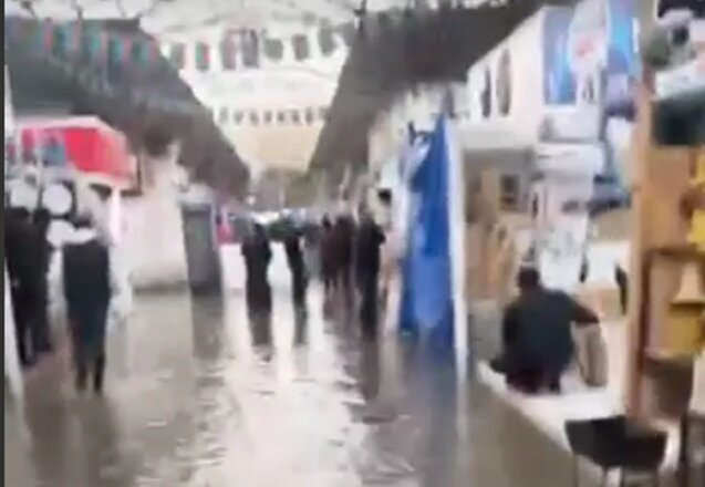 "Sədərək" ticarət mərkəzini su basdı - Video