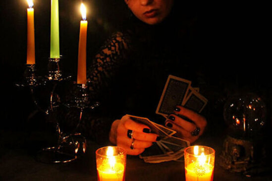 Bakı sakinini şəkilləri ilə şantaj edən baxıcı tutuldu