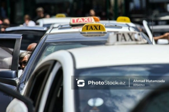 Bakıda taksi sürücülərini saxta pulla aldadan şəxsin GÖRÜNTÜLƏRİ
