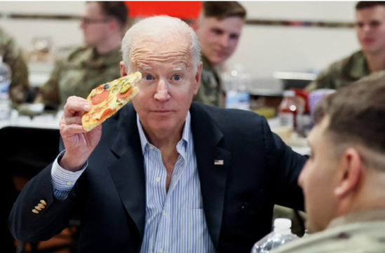 Bayden Polşada hərbçilərlə pizza yedi - Fotolar + Video