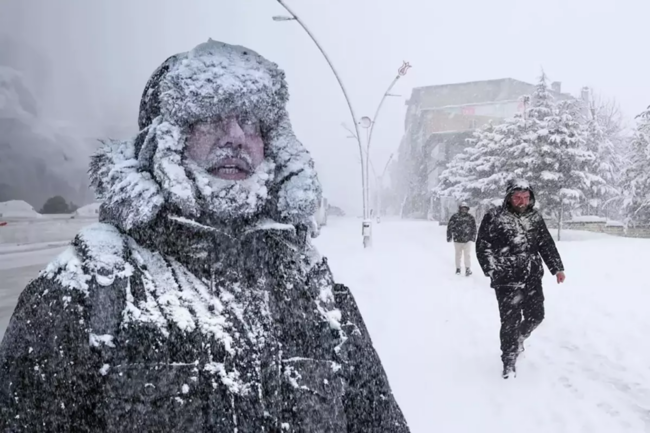 Meteoroloqlardan xəbərdarlıq: İki bölgədə intensiv qar gözlənilir
