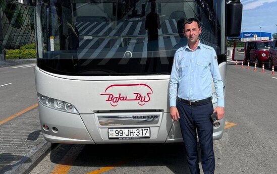 Bakıda avtobusda tapdığı 20 min dolları sahibinə qaytardı - FOTO