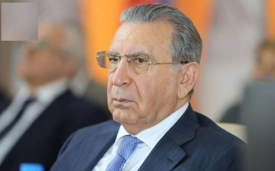 Ramiz Mehdiyev işə silahlı mühafizəçilərlə gəlir?