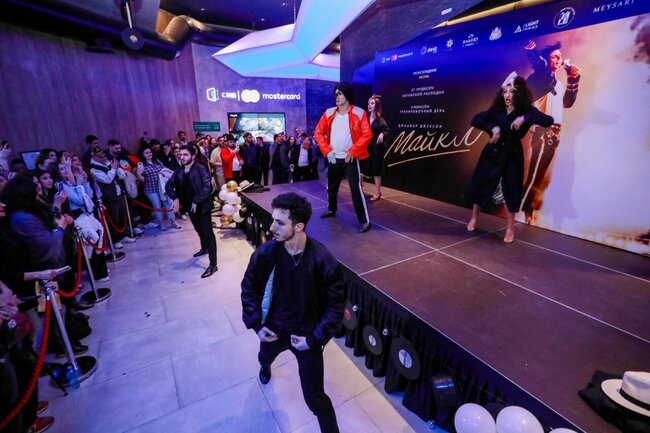 CineMastercard "Maykl" filmi ilə dünya premyerasından 3 gün öncə əfsanənin ruhunu canlandırdı - VİDEO - FOTO