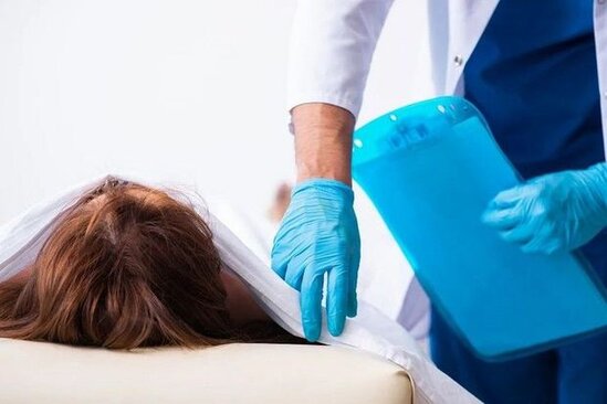 Ağsuda 15 yaşlı qız intihar edib