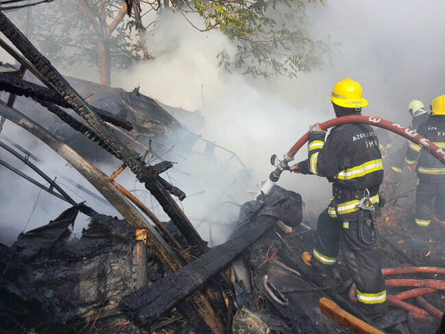 Bakıda həyat yoldaşı ilə mübahisə edən kişi evini yandırdı: Ölən var - TƏFƏRRÜAT