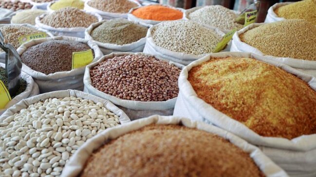 Açıq şəraitdə satışa çıxarılan qidalar - Xəstəlik riski yüksəkdir