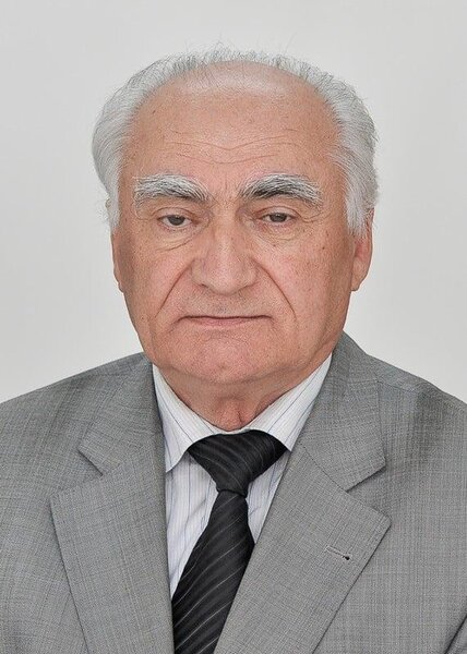 Azərbaycanda professor vəfat edib