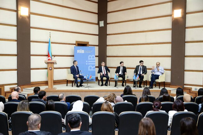 Lənkəran şəhərində regionlarda təhsilin keyfiyyətinin artırılması məsələlərinə həsr olunmuş görüş keçirilib