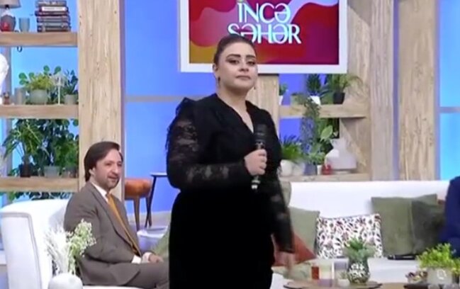 Almaxanımın ifasından sonra veriliş yarımçıq dayandırıldı