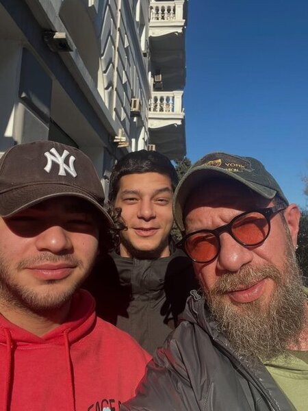 Xanımı və oğulları ilə foto paylaşdı