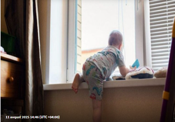 Uşaq beşinci mərtəbədən yıxılıb öldü