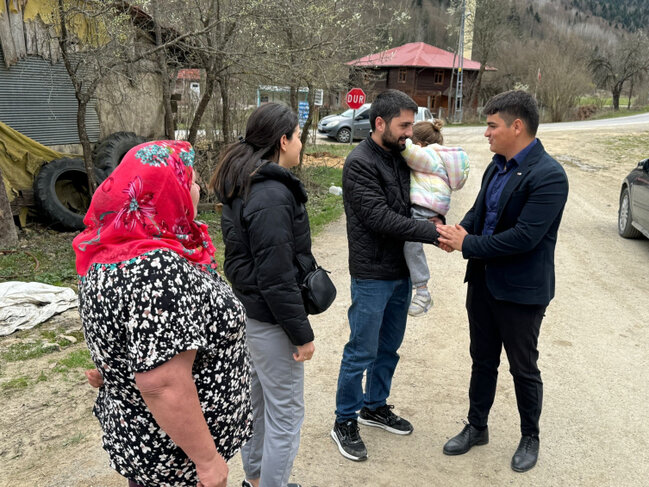 20 yaşında kəndinin muxtarı oldu - Fotolar