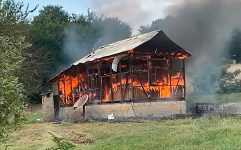 Cəlilabadda yaşayış evi yanaraq kül olub