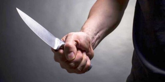 "Sürpriz" sözündən səhv nəticə çıxardı, arvadını xüsusi amansızlıqla öldürməyə cəhd etdi