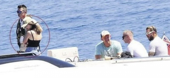 Bil Qeytsin qızı Bodrumda istirahətdədir