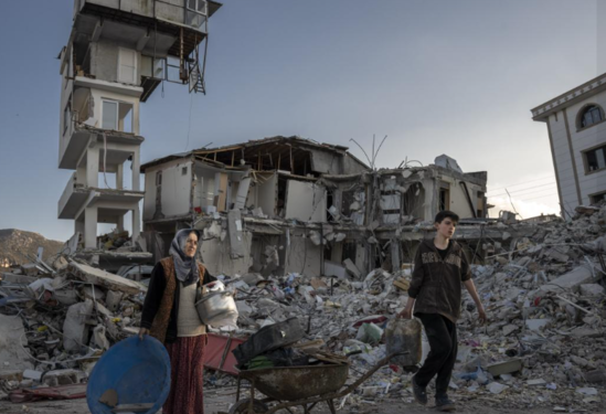 Hatayda bina özü çökdü, artırmasına heç nə olmadı-FOTO