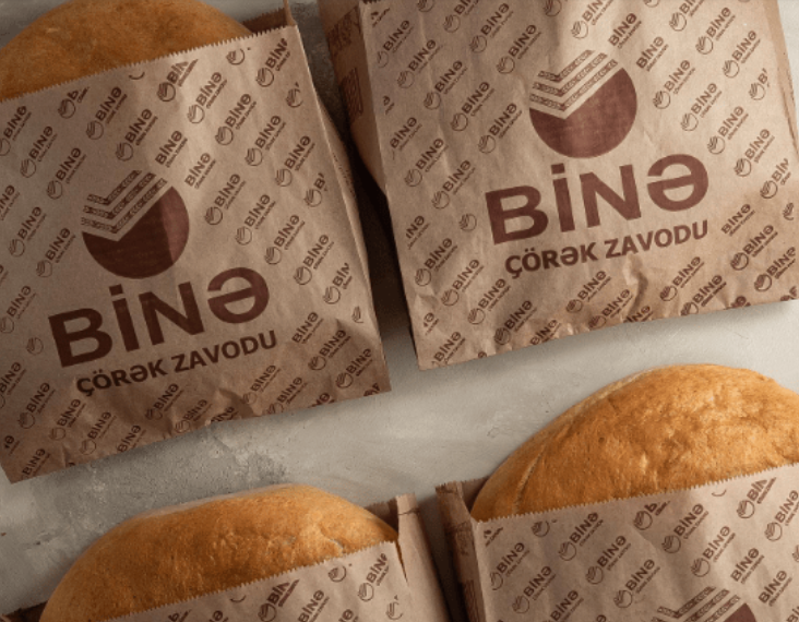 Masazırda qalmaqal: "Binə Çörək Zavodu"nun çörəyindən süpürgə çöpləri çıxıb - VİDEO