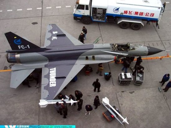 Azərbaycan Pakistandan bombardmançı təyyarə alır - FOTO + VİDEO