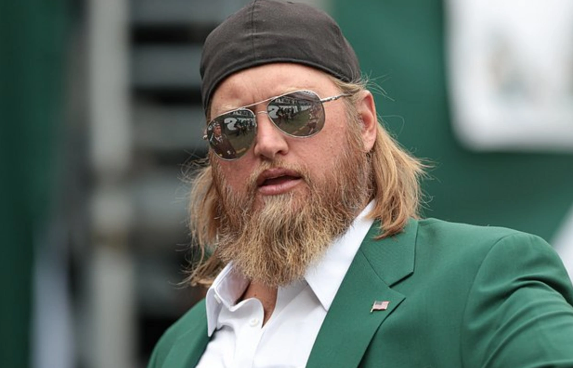 Məşhur futbolçu tərəfdarlarına çağırış etdi: Böyrək donoru və pul axtarır