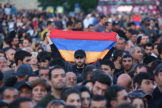 Ermənistanın tanınmışları xalqı yürüşə çağırdılar